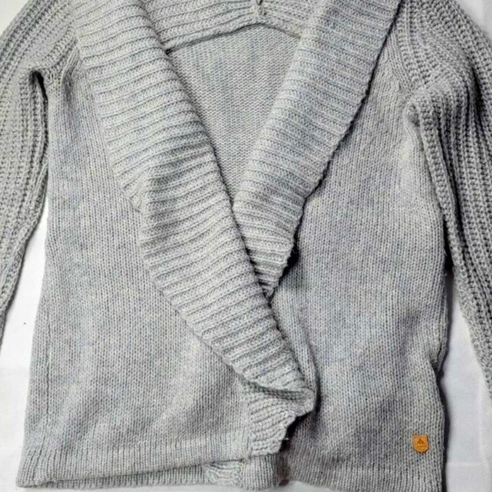 SOLD 

Burton Durable Goods Grey Wool Blend Cardigan Sweater Womens